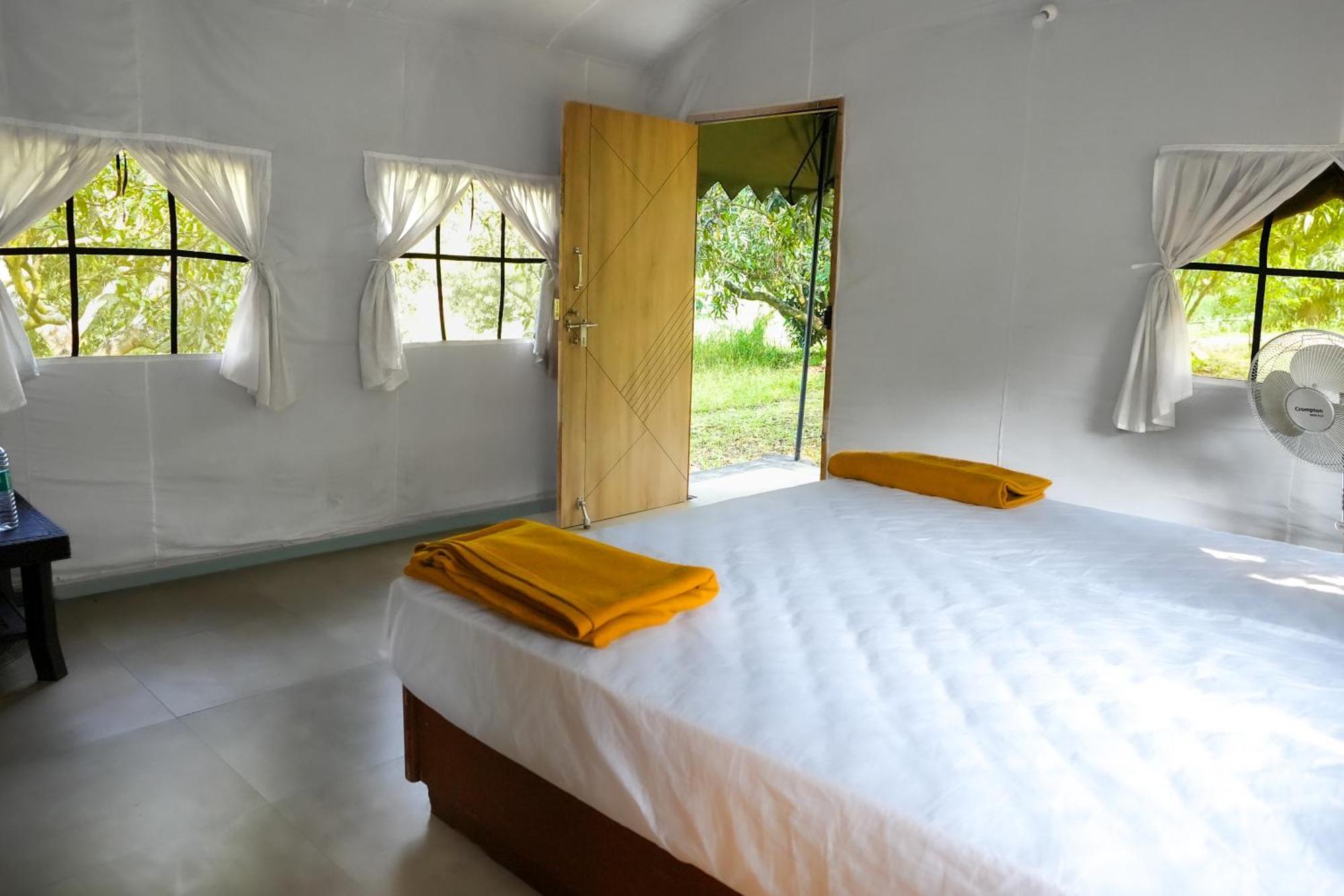 Bana The Wild Waters Hotel Muduvadi Exterior photo